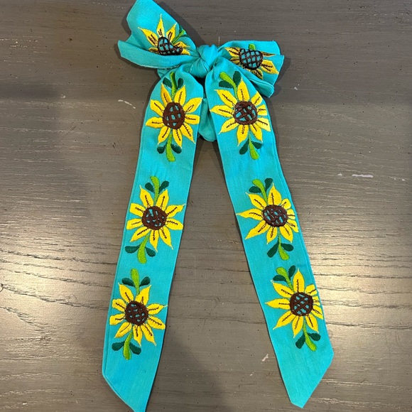 NWOT Sunflower Turquoise Bow Scrunchie - Picture 1 of 4